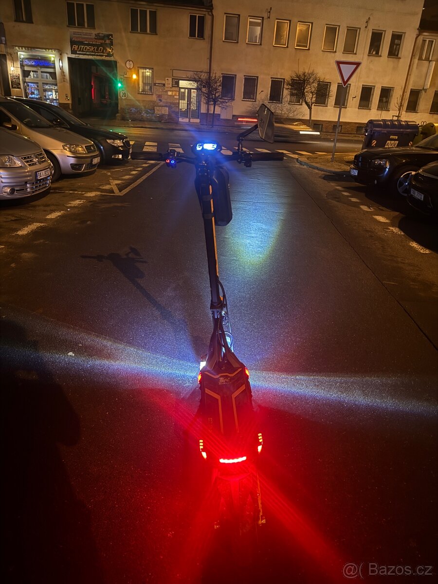 KuKirin G3 Pro Elektrokolobežka - 3