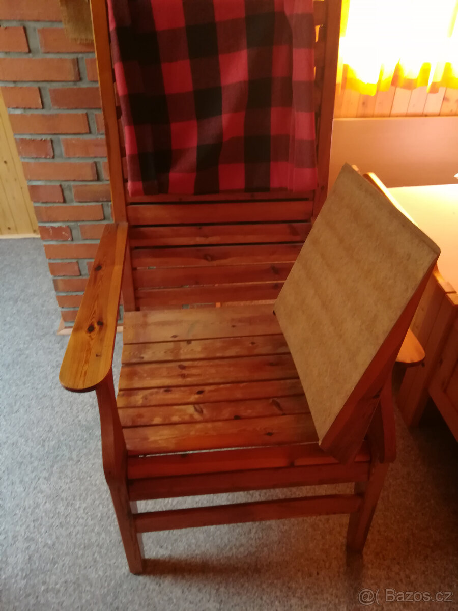 Dřevěné křeslo - 3