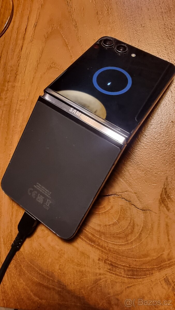 Samsung Z Flip 5 - vzhledově jako nový, 512GB - 3
