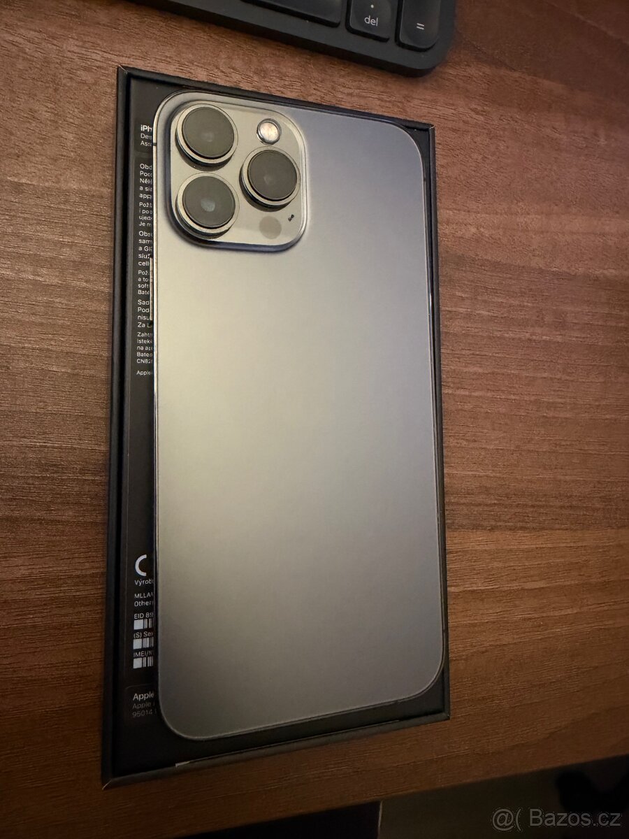 iPhone 13 Pro Max 256GB Graphite - 3