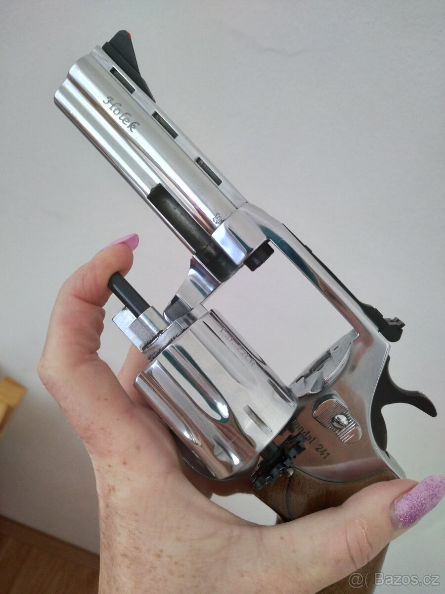 Revolver Holek Brno 241 - 3