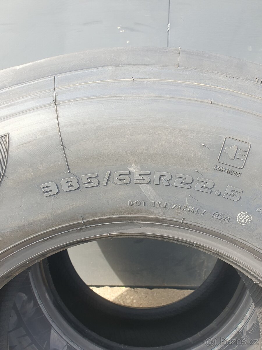 Pneu 385 / 65 R22,5 - 3