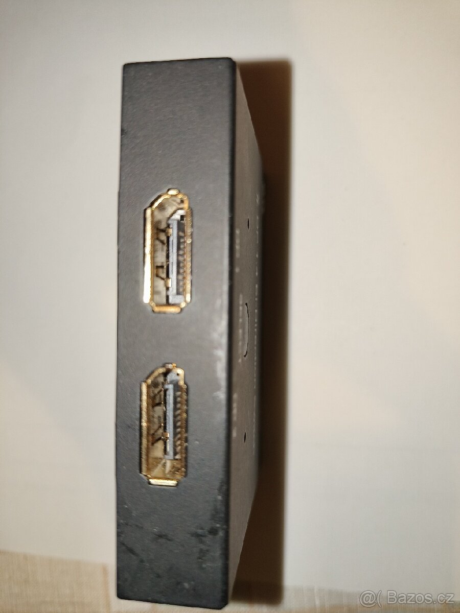 HUB stanice E3033 8K - 3