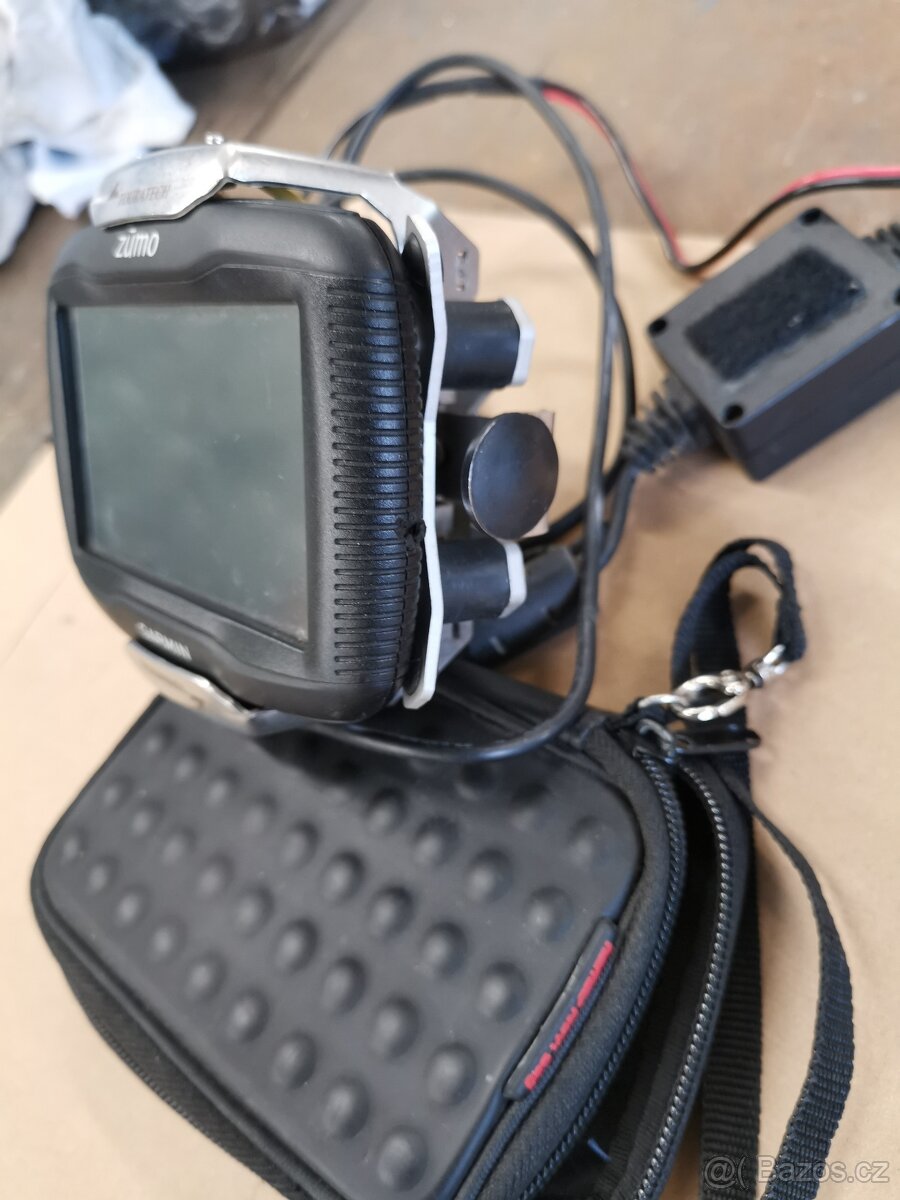 Navigace Garmin ZÜMO 350LM s držákem Touratech - 3