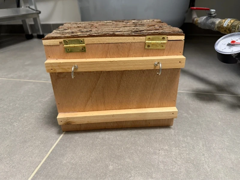 Jesličky na seno s úchytem pro králíky/morče apod. - 3