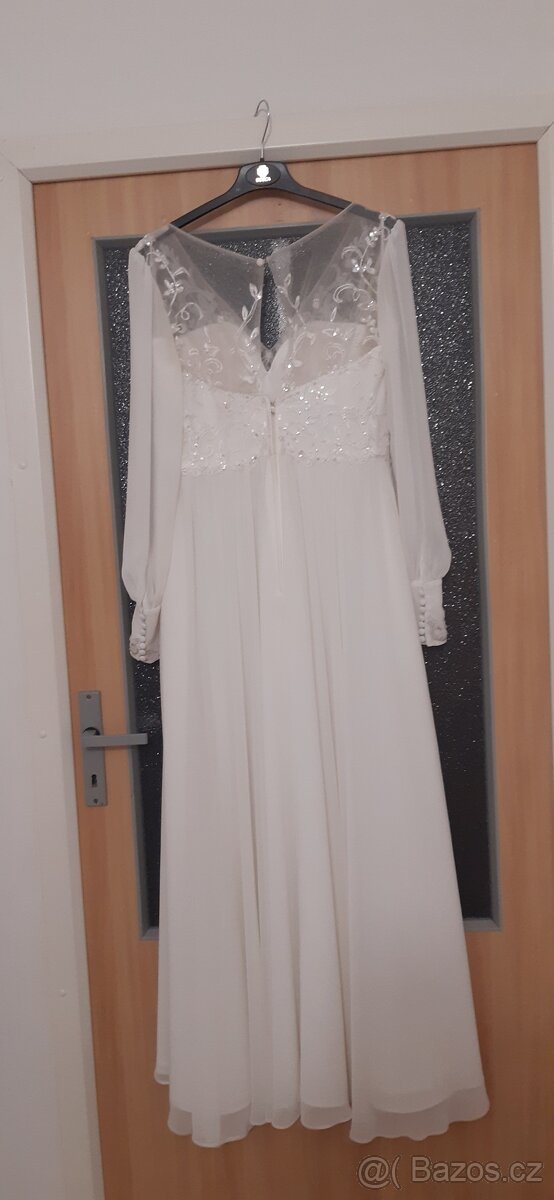 Svatební šaty s dlouhým rukávem a kapsami. - 3