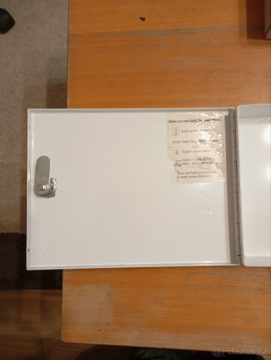 Skříňka k zabezpečovačce - 3