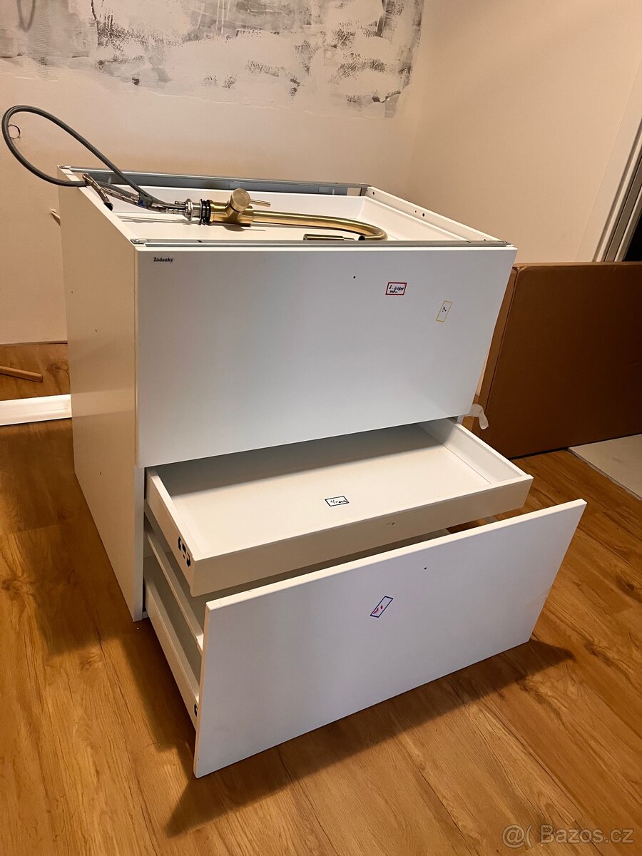 Kuchyňská linka nepoužitá IKEA - 3