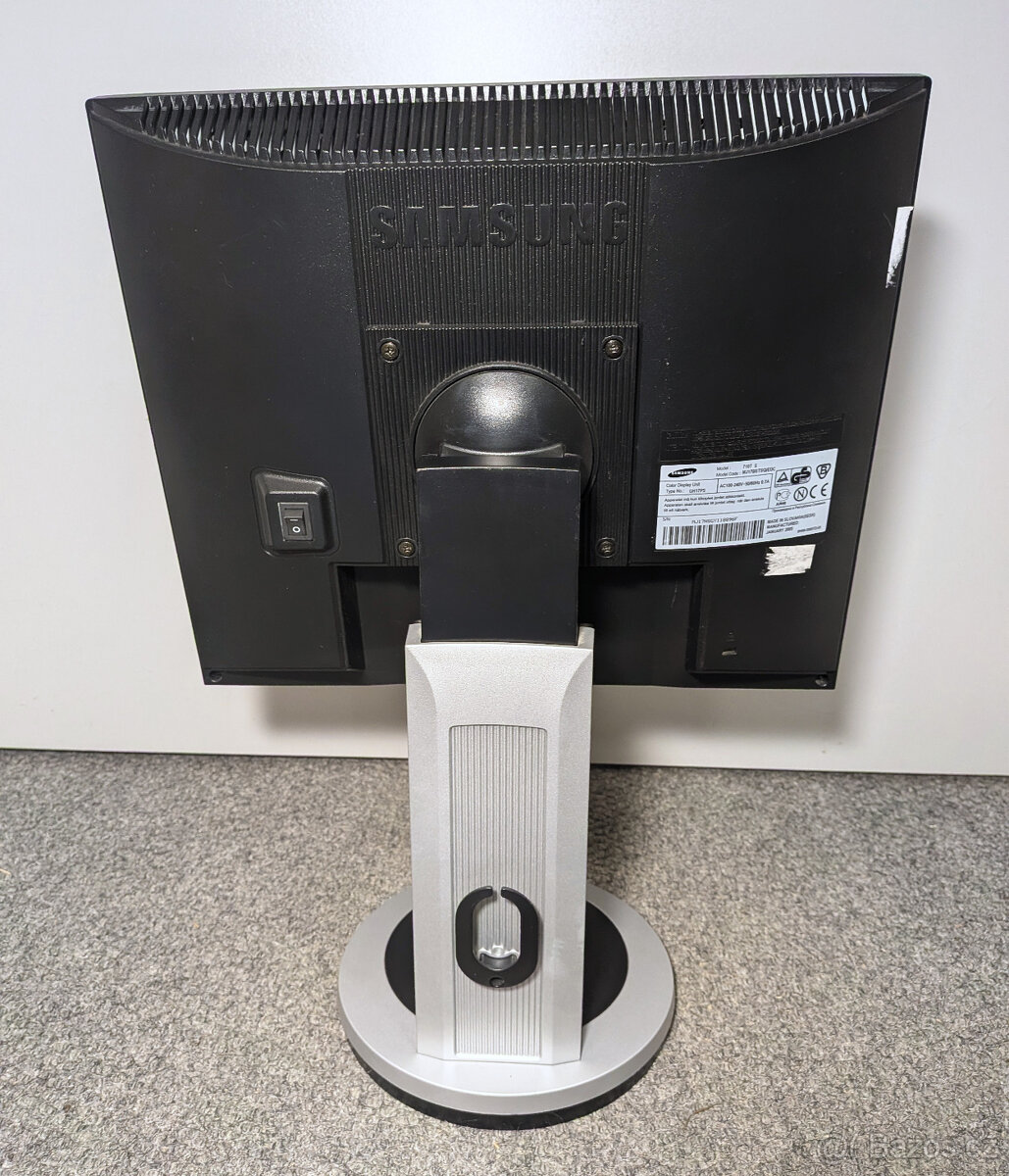 Monitor Samsung SyncMaster 710T - 3