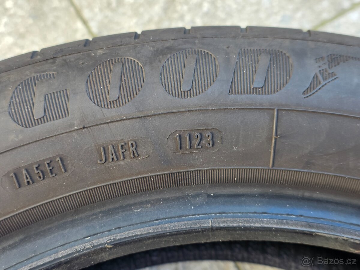 Goodyear EfficientGrip Performance 205/55 R17 91V - 3