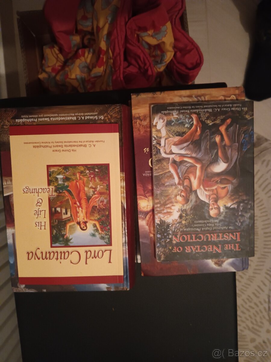 Bhagavad-Gíta,Shrimad Bhagavatam,sošky božtev. - 3