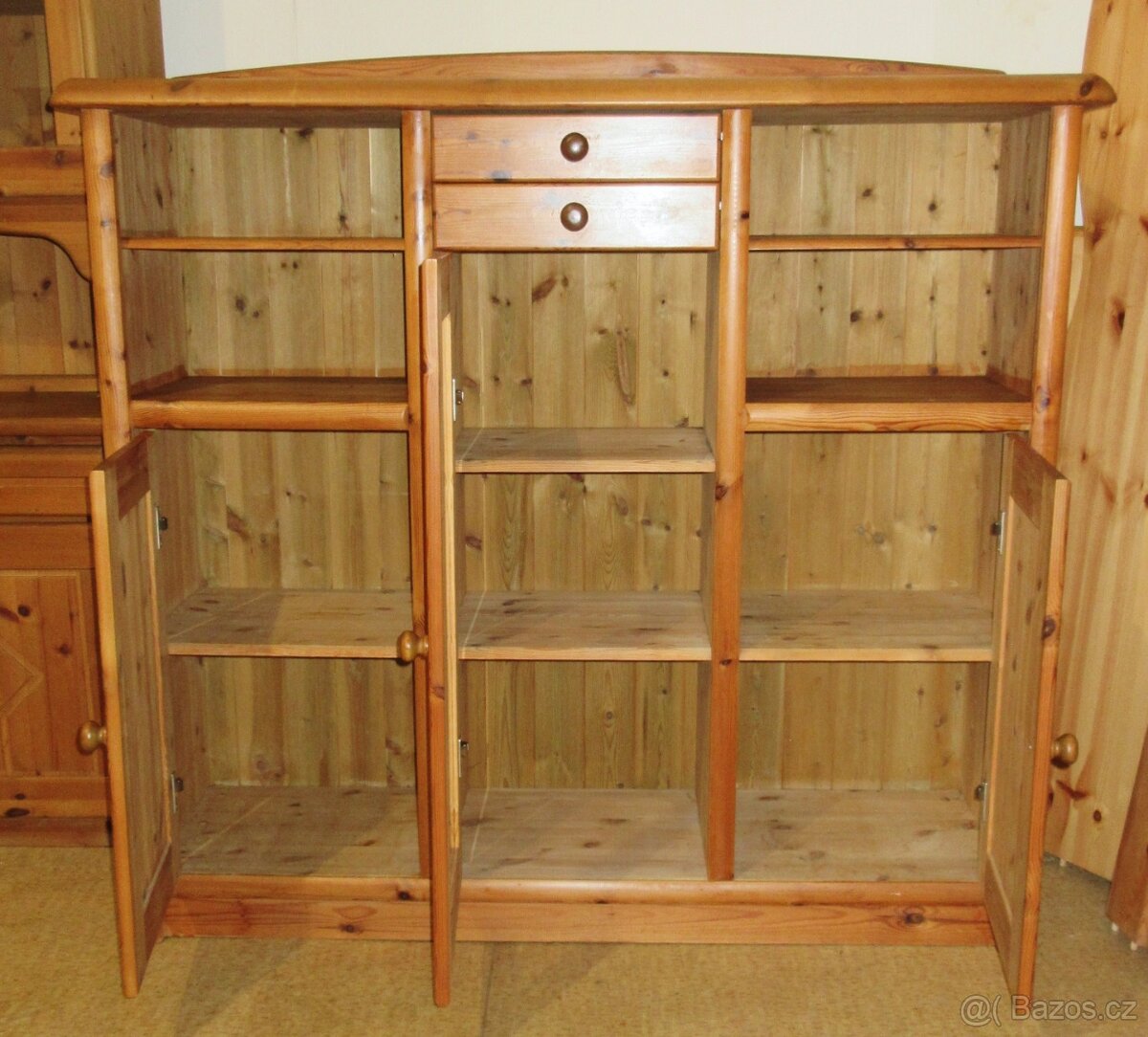 Komoda z borovice prosklené dveře - celomasiv - 3