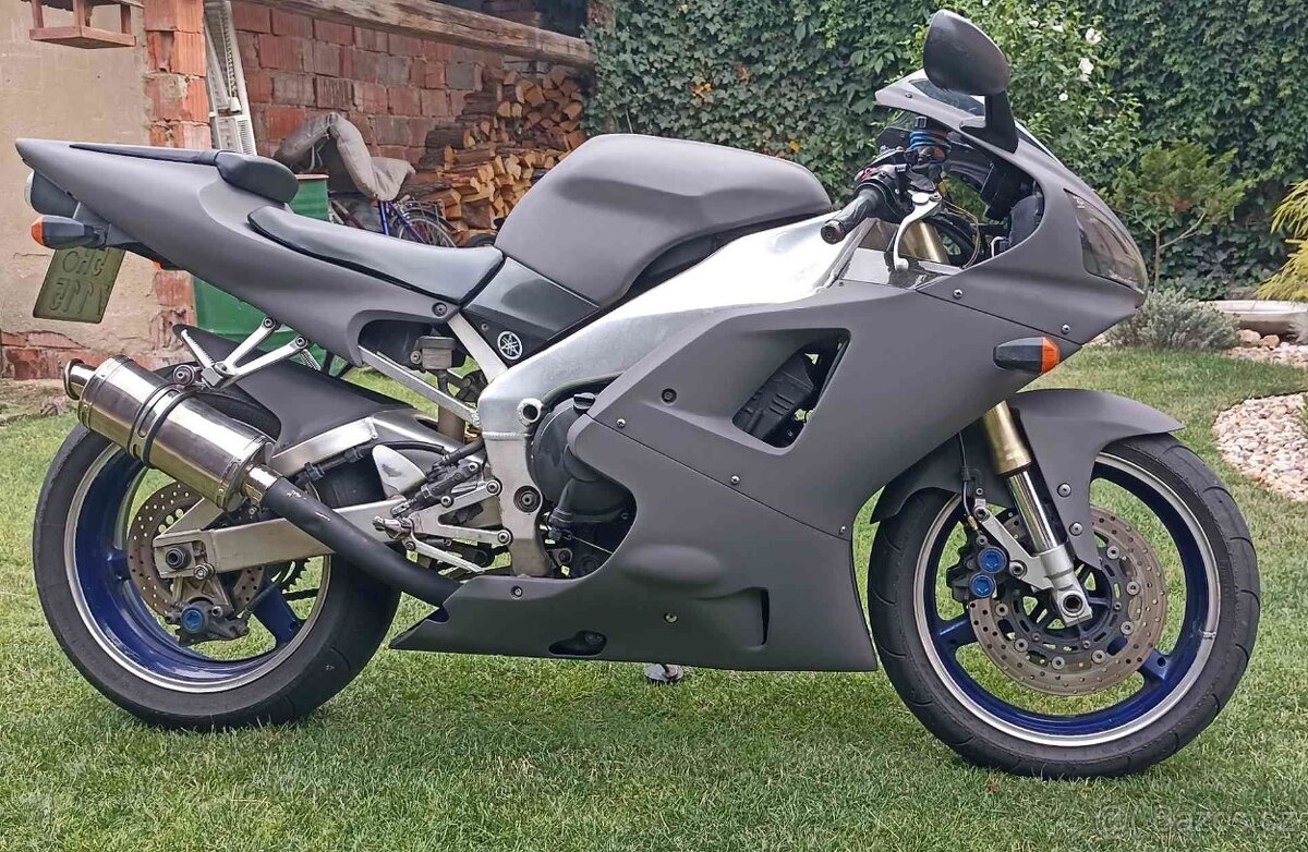 Yamaha YZF-R1 - 3