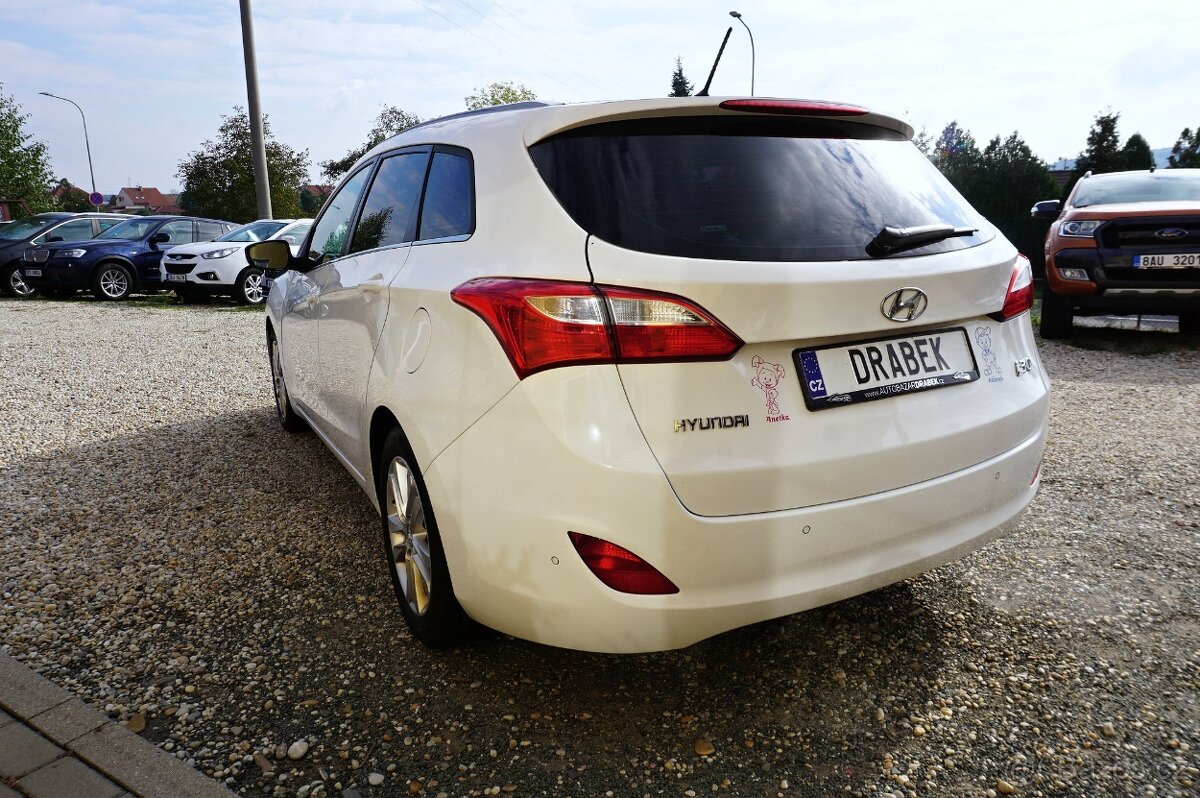 HYUNDAI I30 CW 1,6 GDI 99KW 2015 142000 KM - 3