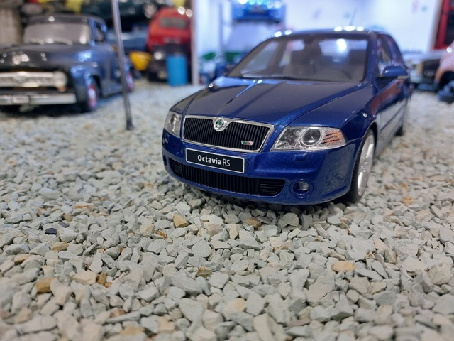 model auta Škoda Octavia RS TFSi 2006 Otto mobile 1:18 - 3