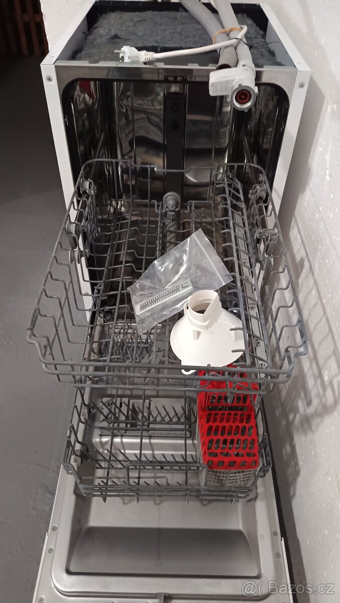Vestavná myčka nádobí Mora - 3