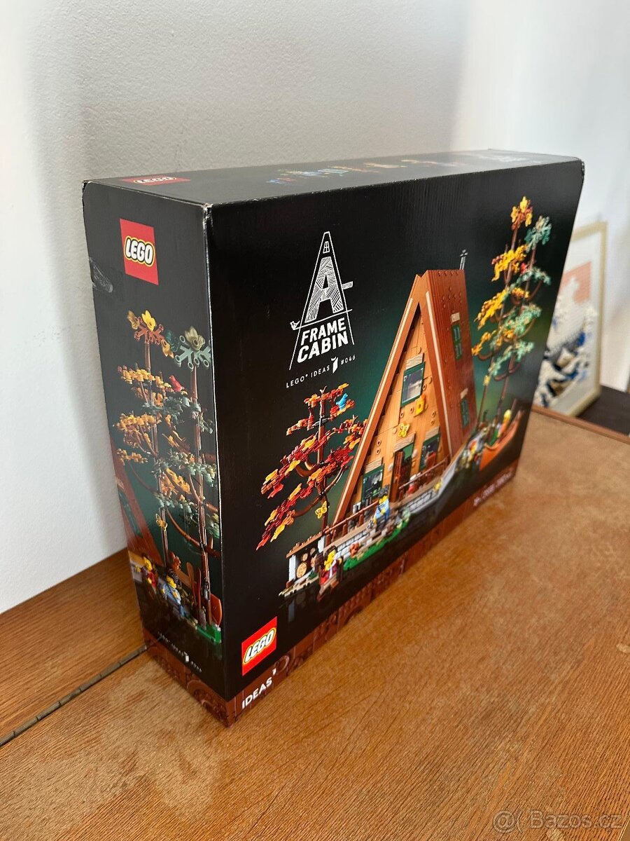 LEGO® Ideas 21338 Chata Áčko - 3