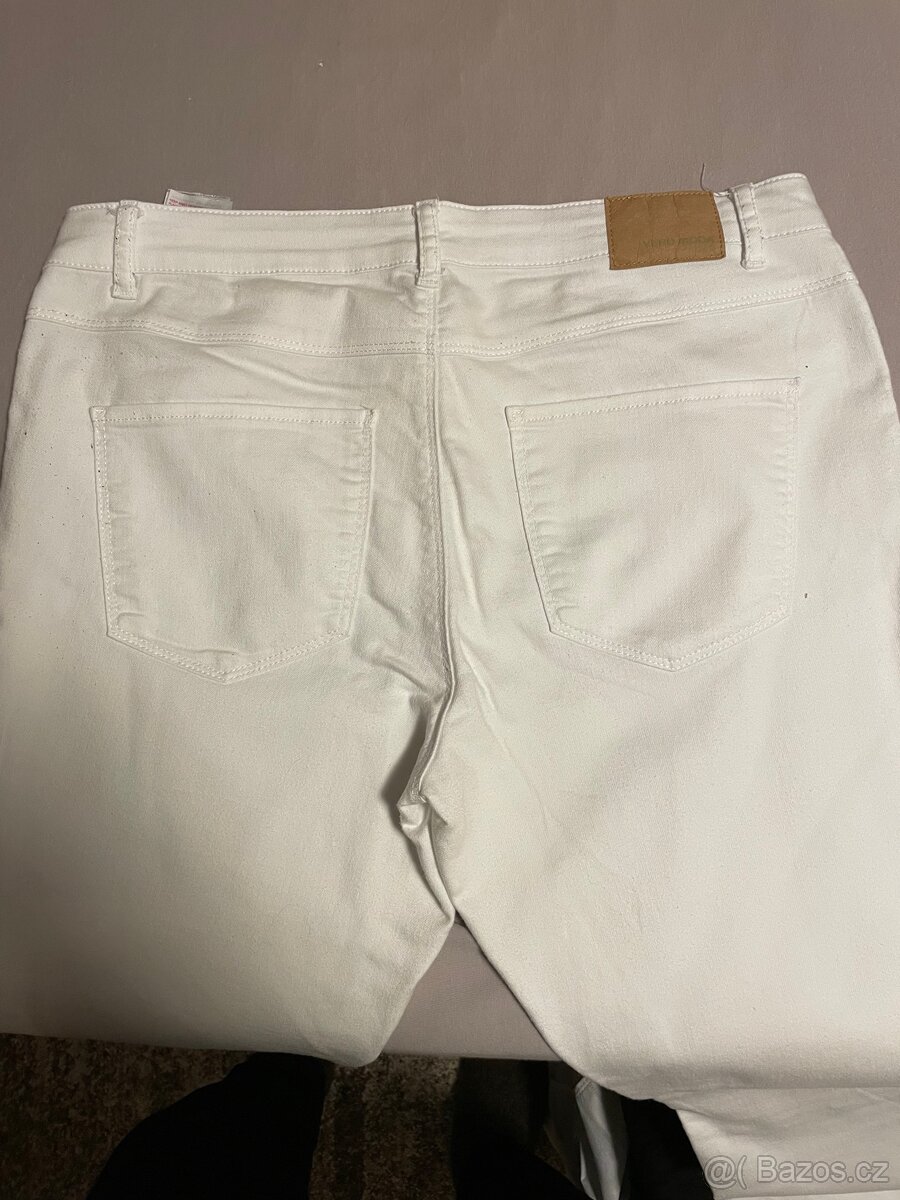 Dámské bílé džíny zn. Vero Moda - 3