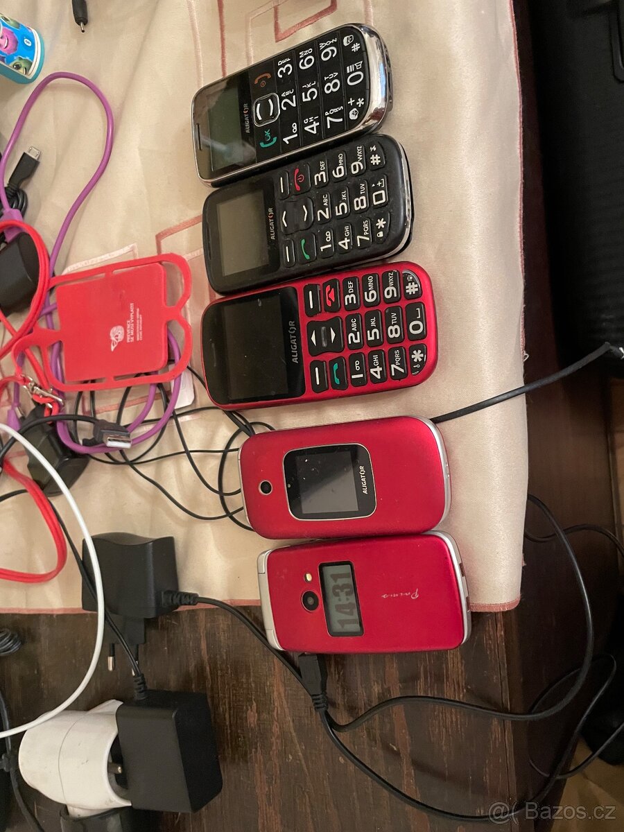 Mobily tlačítkové nejen pro seniory - 3