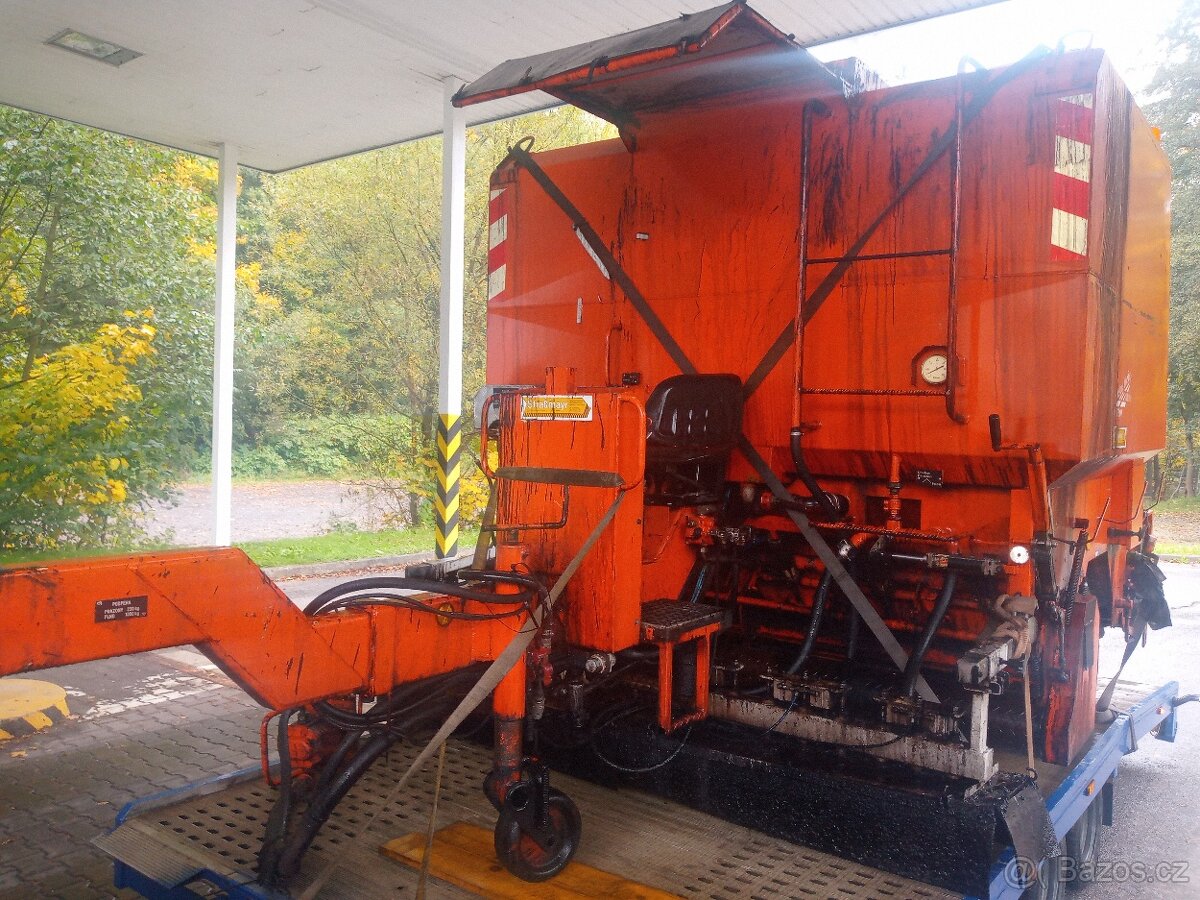 Prodám pokladac asfaltu strassmayr r 2000 - 3