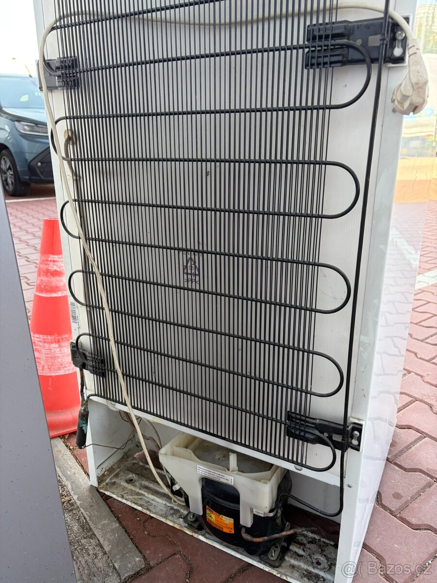 Lednička s mrazákem Zanusi - 3
