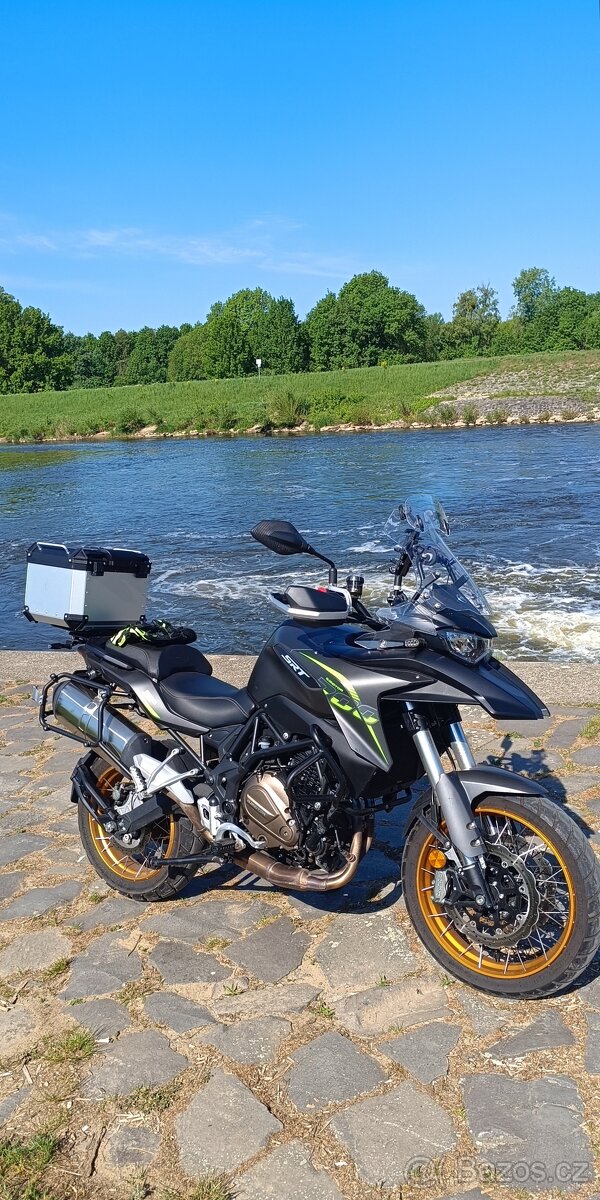 QJ SRT 700X