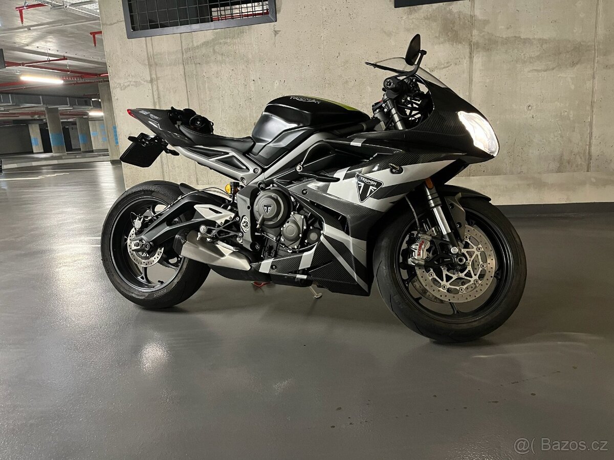 Triumph Street Triple RS - 3