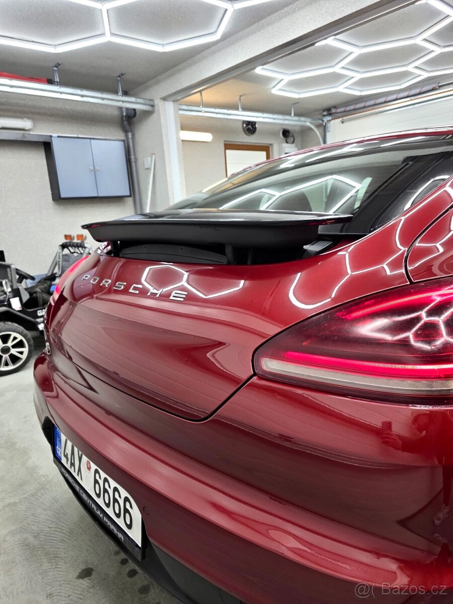 Porsche Panamera 4 - 3
