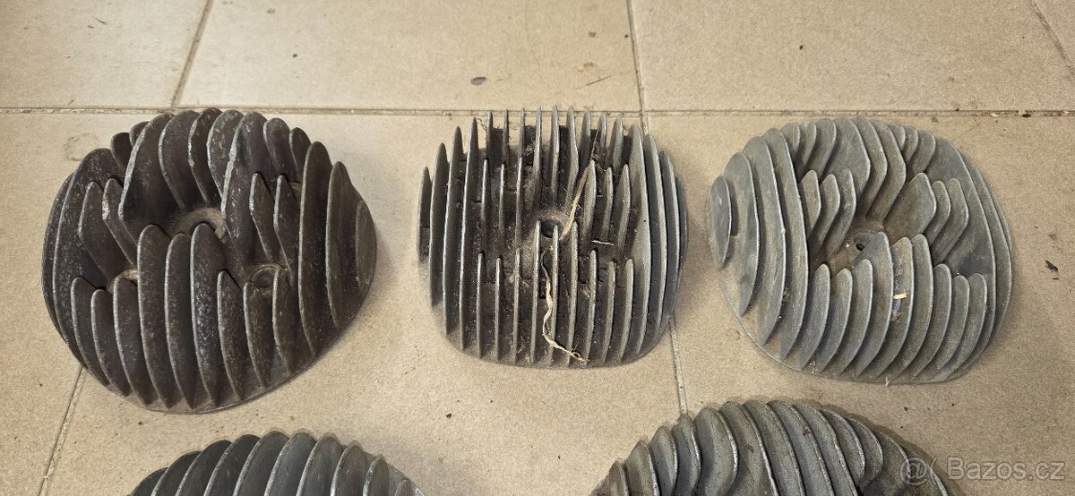 Jawa díly hlavy motorů - 3