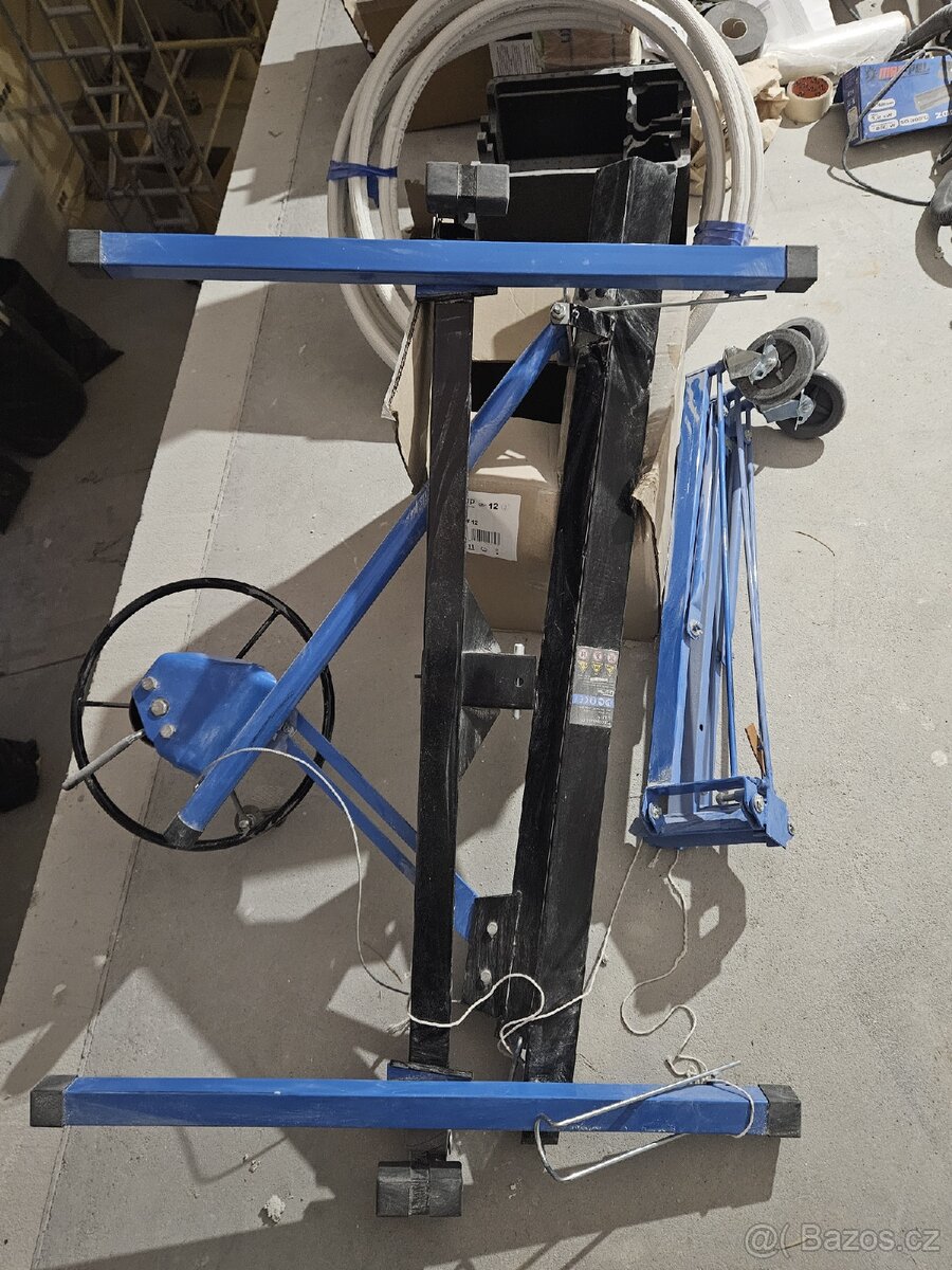 Zbytky ze stavby vč. nástrojů viz. foto - 3