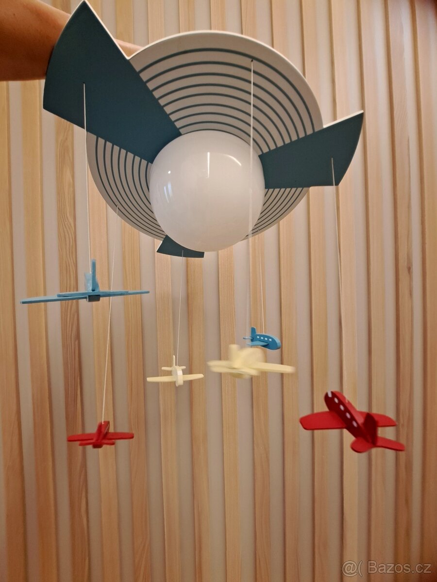 Dětský lustr s letadélky - 3