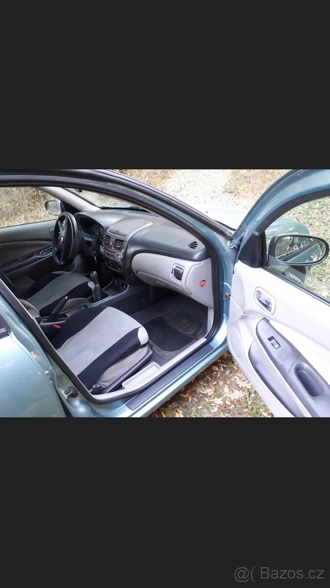 Nissan Almera 1.5 i - 3
