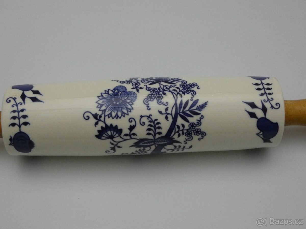 Porcelánový váleček s cibulovým vzorem - 3