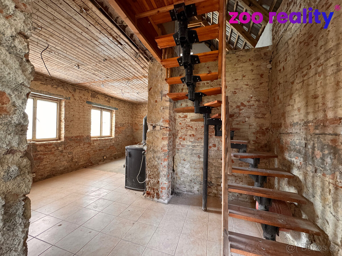 Prodej, rodinný dům 3+kk, 335 m2, Holedeč, Veletice - 3