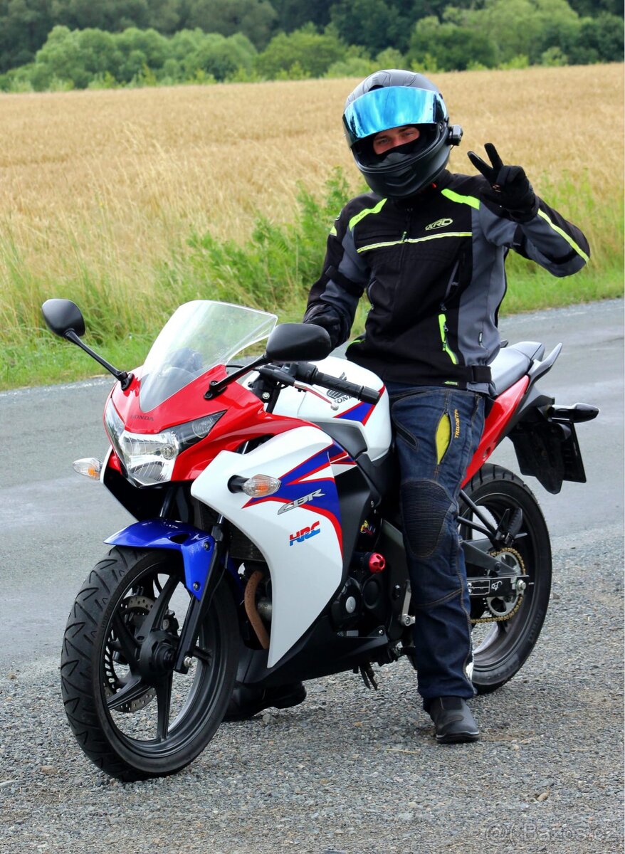 2012 Honda cbr125r - 3