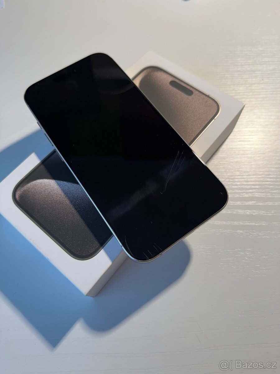 iPhone 15 Pro 128 GB - 3