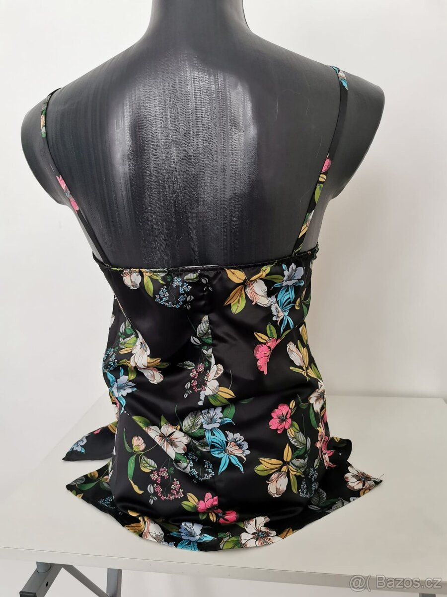 Dámský černý top s potiskem - Vel. S - S/M - 3