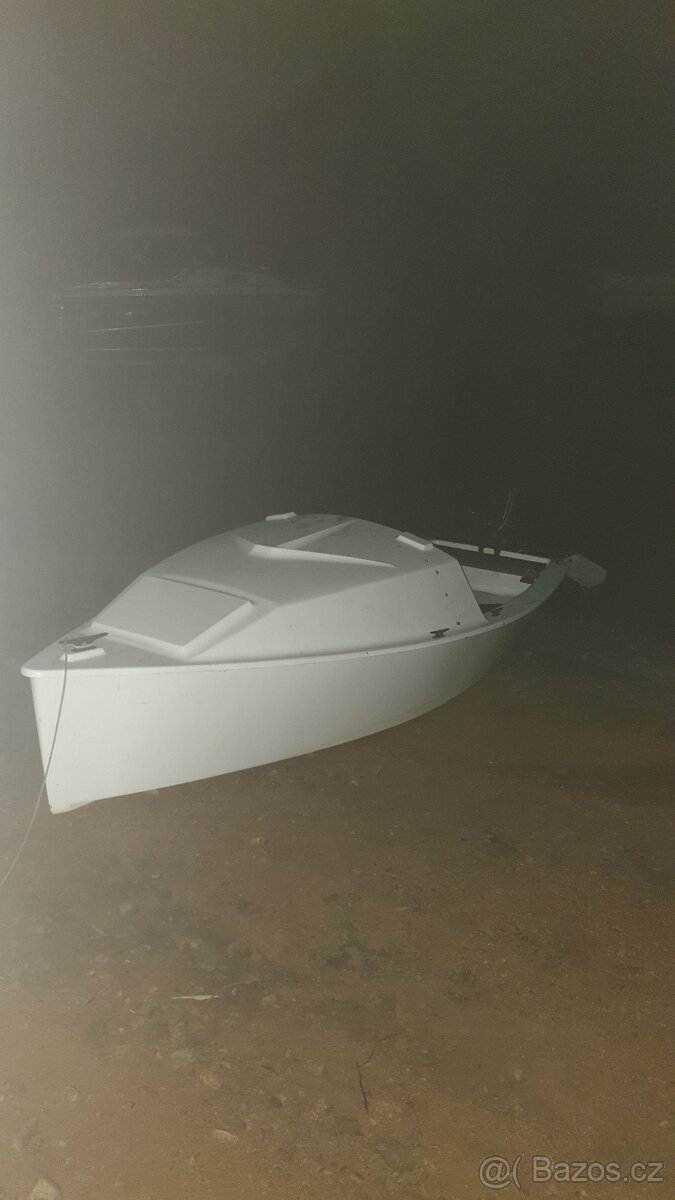 Kajutová loďka s 4hp motorem - 3