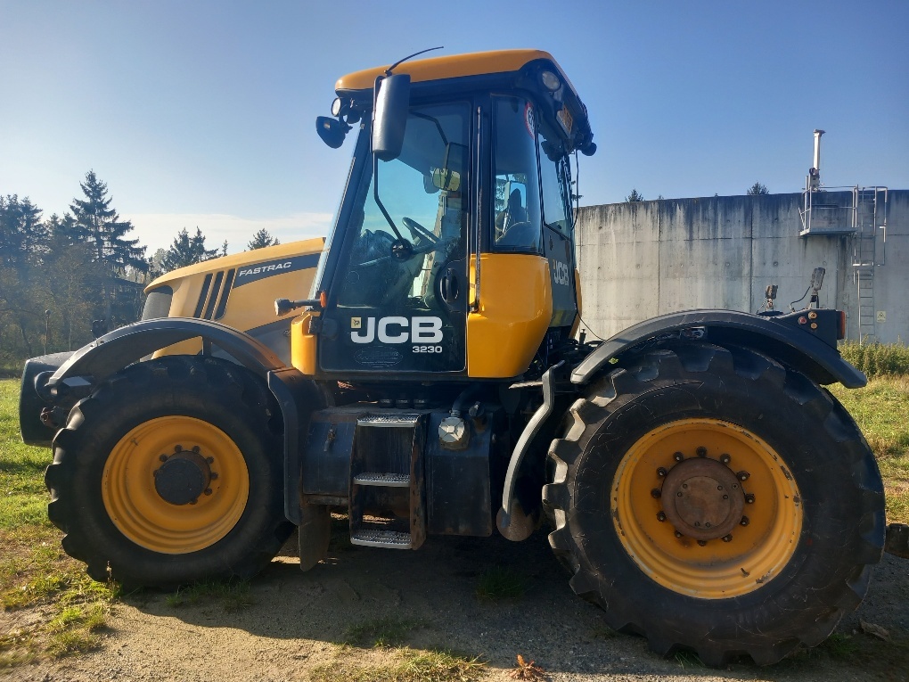 JCB FASTRAC 3230 - 3