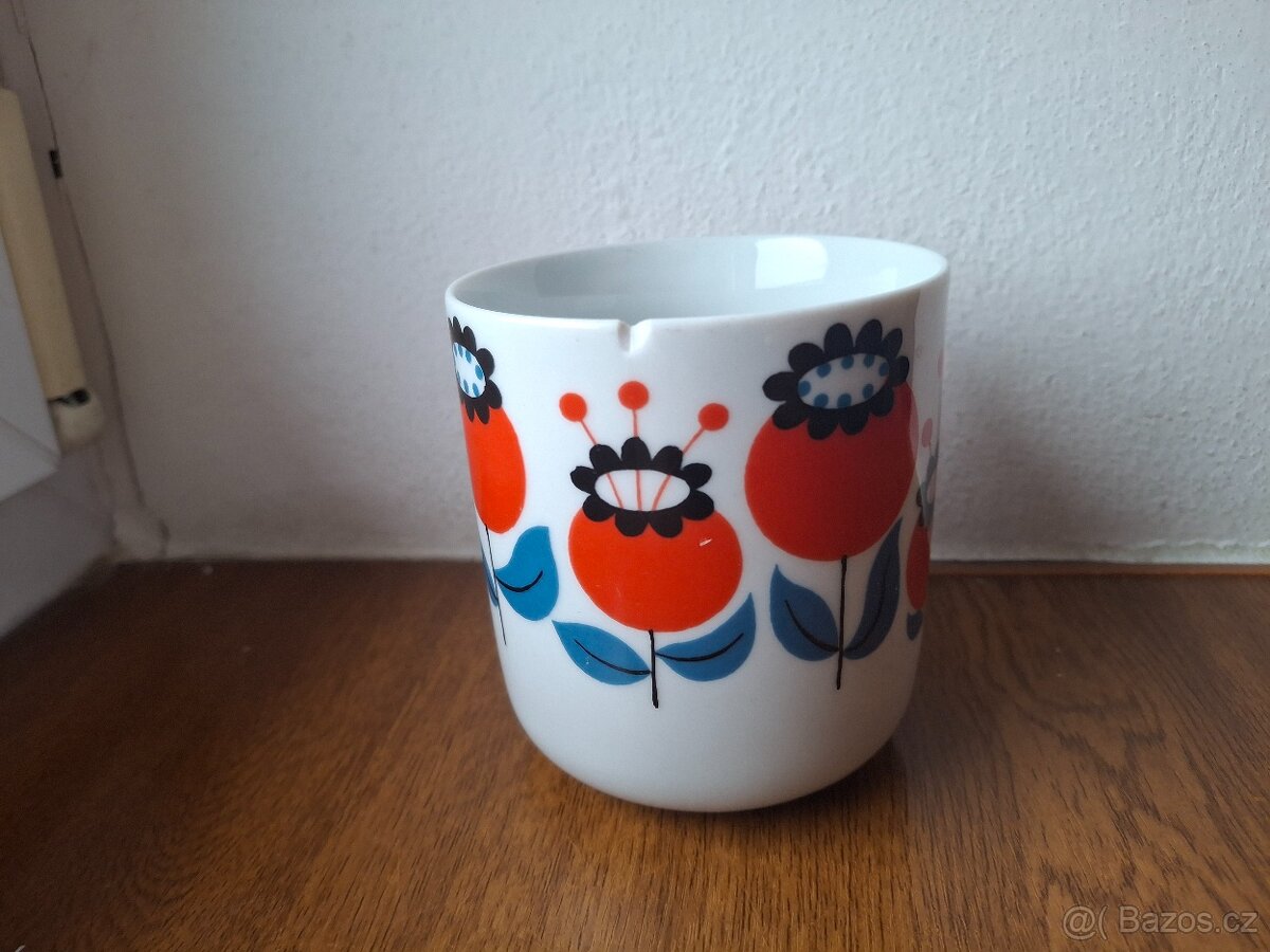 Sběratelský hrnek s otukem. - 3