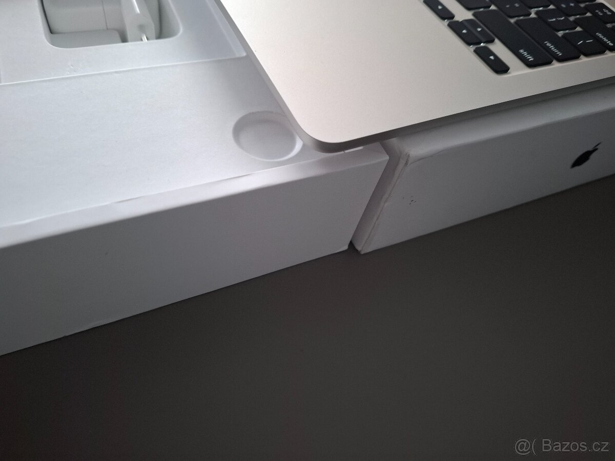 MacBook Air 13" M2 v TOP stavu - 3
