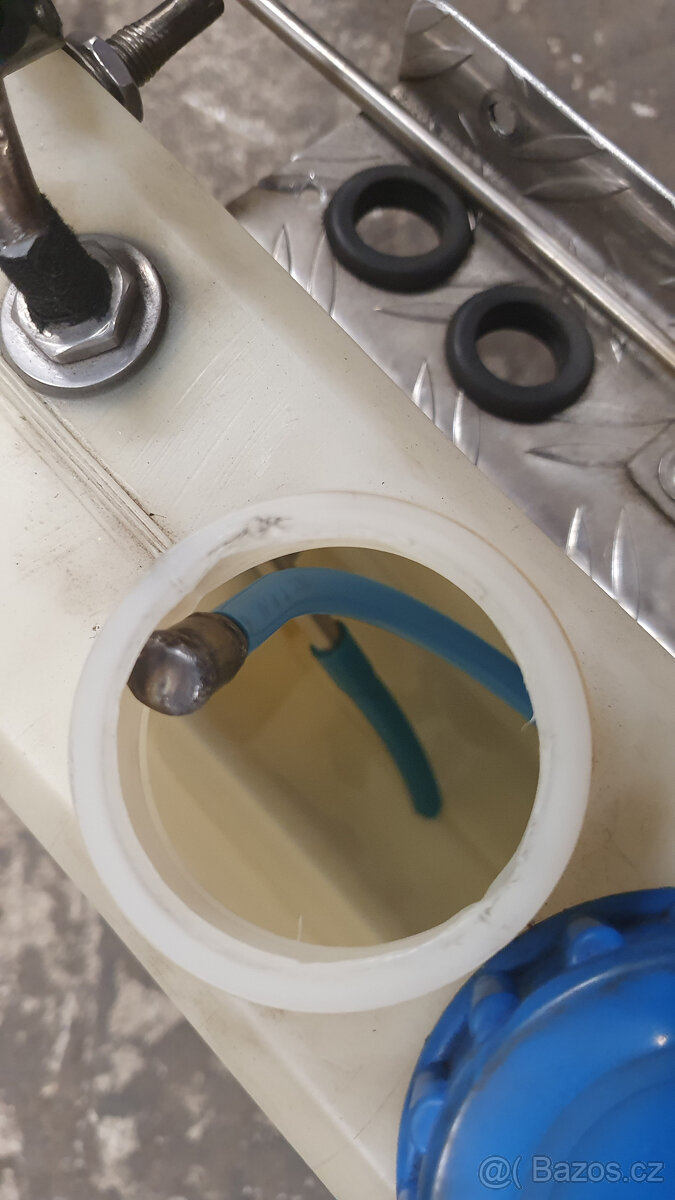 Plastová nádrž Trabant - 3