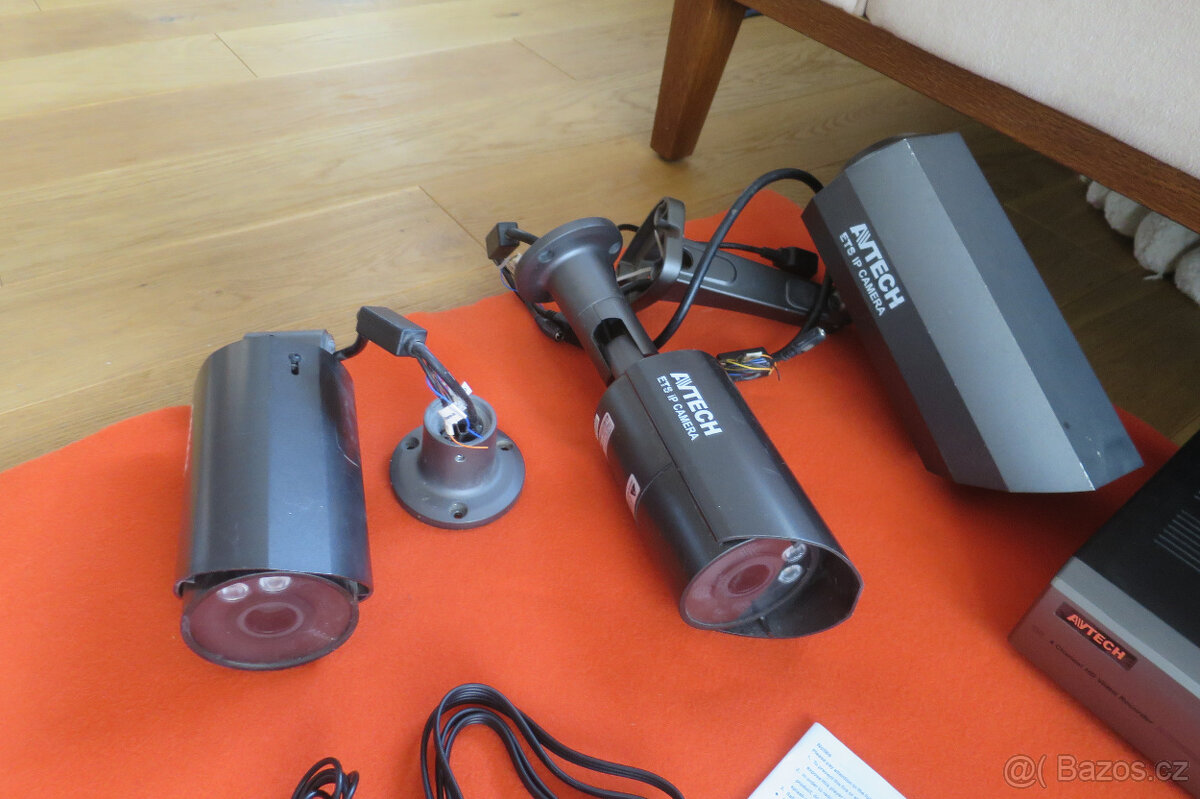 Bezpečnostní kamery se záznamovým zařízením AVTECH-3x - 3