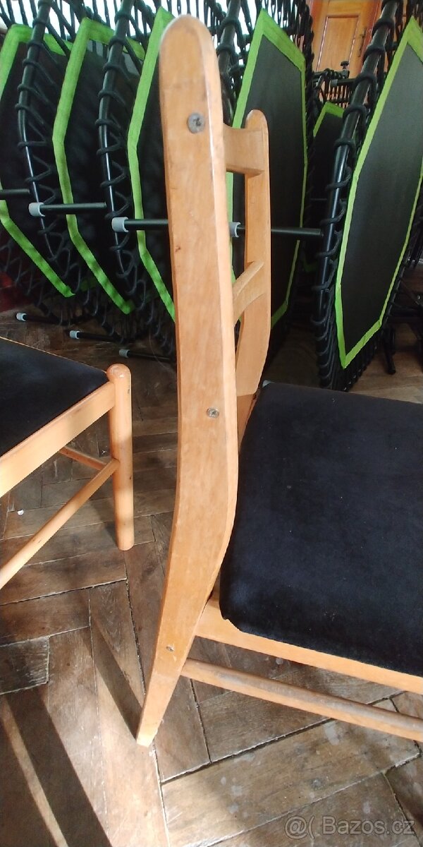 Starsi dřevěné zidle calounene-cerny samet - 3