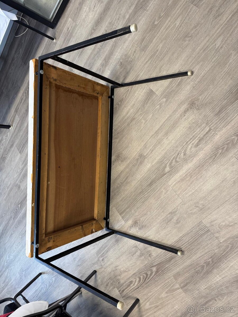 Dřevěný stůl k kovovou konstrukci - 3