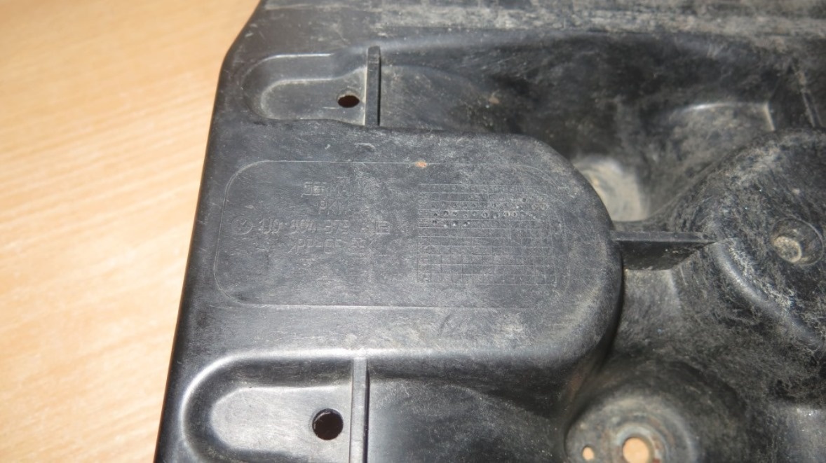 Octavia 1 - držák autobaterie 1J0804373A - 3