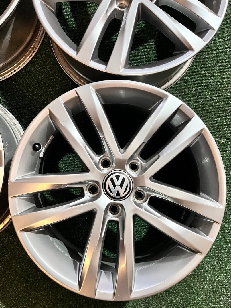 5x112 R17 Originál alu kola VW Touran 2017 - ET52 - 3
