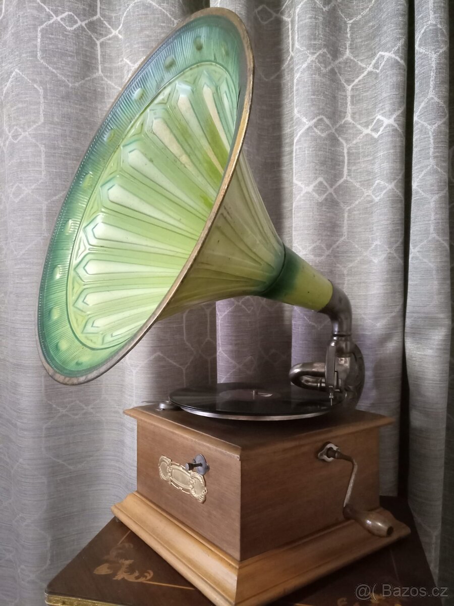 Gramofon s troubou - 3