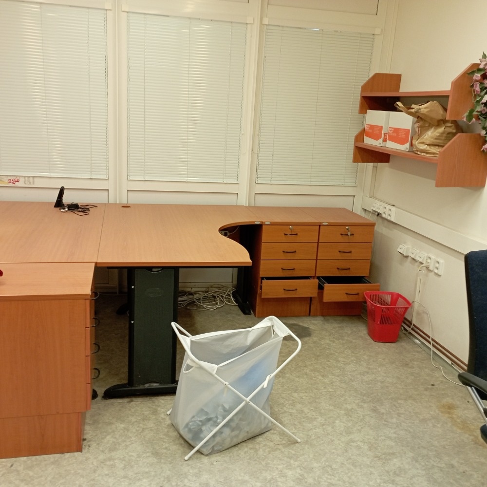 kancelářský nábytek - 3