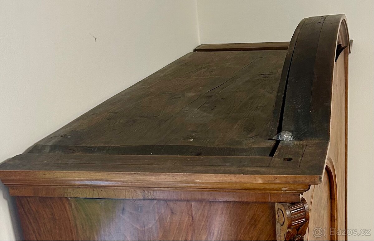 Dřevěná stará skříň - 3